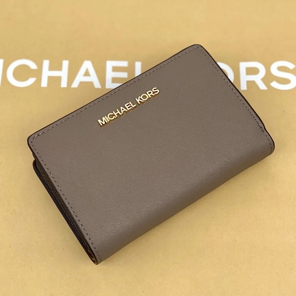 Michael Kors Medium Bifold Corner Zip Wallet